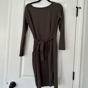 Grey 3/4 sleeve cotton dress- pockets and built in belt size medium